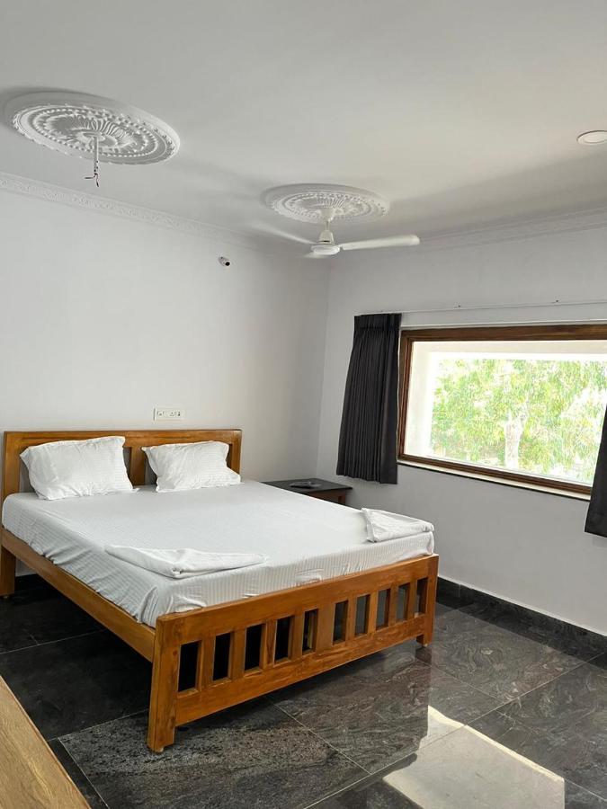 Anand Beach Guesthouse By Moonrocks マハーバリプラム エクステリア 写真